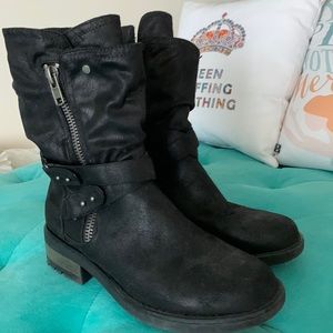 🖤 Black Leather Moto Boots 🖤 Size 8 🖤 Carlos Santana 🖤 Zipper side 🖤